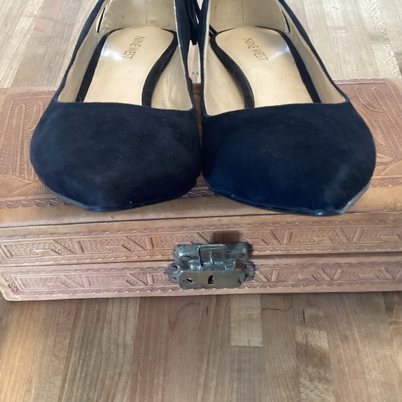 Nine West “Modesty”  Black Suede Finish leather Pointy Toe Tasseled 3”Heels 7.5M - Picture 4 of 9